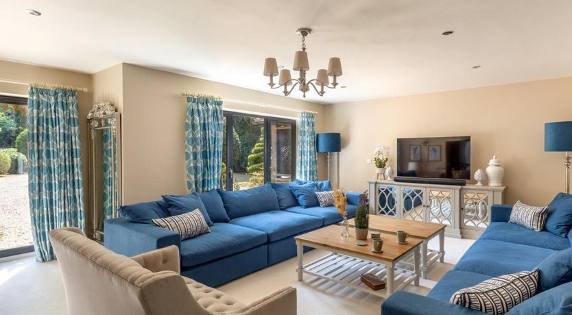 Photo of 5 Bed in Everton