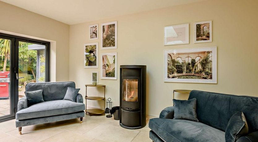 Photo of 5 Bed in Everton