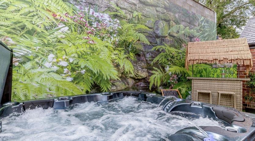 Photo of 3 Bed in Cromford