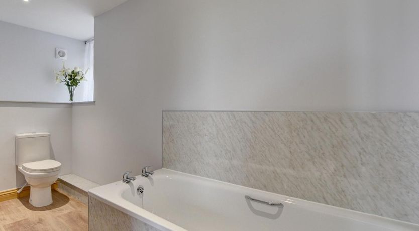 Photo of 2 Bed in South Molton