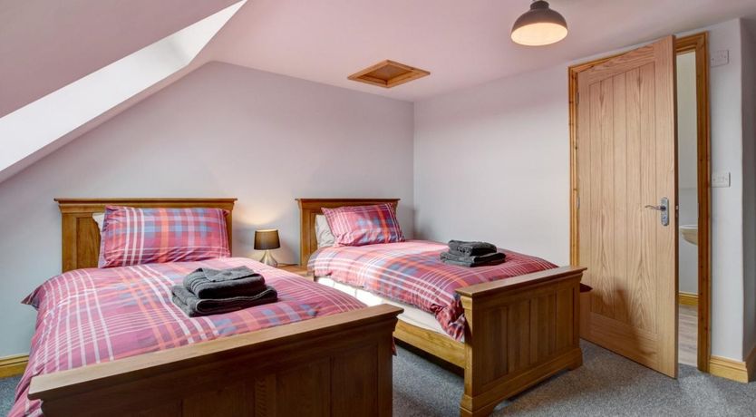 Photo of 2 Bed in South Molton