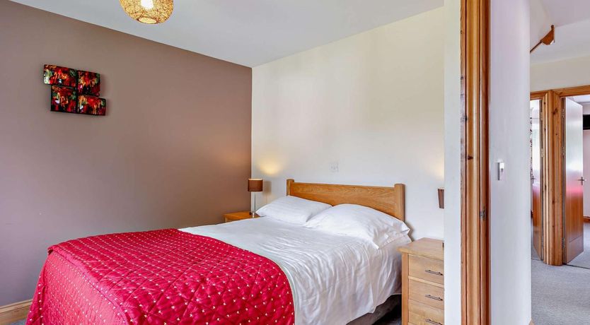 Photo of 3 Bed in Crediton