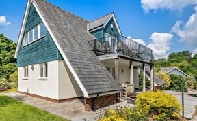Photo of 3 Bed in Crediton