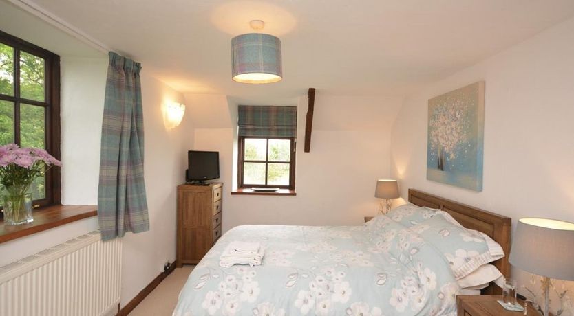 Photo of 3 Bed in Broadwoodwidger