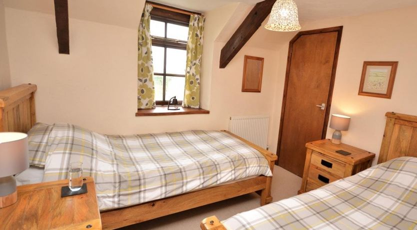 Photo of 3 Bed in Broadwoodwidger