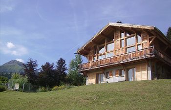 L'Epachat Holiday Home