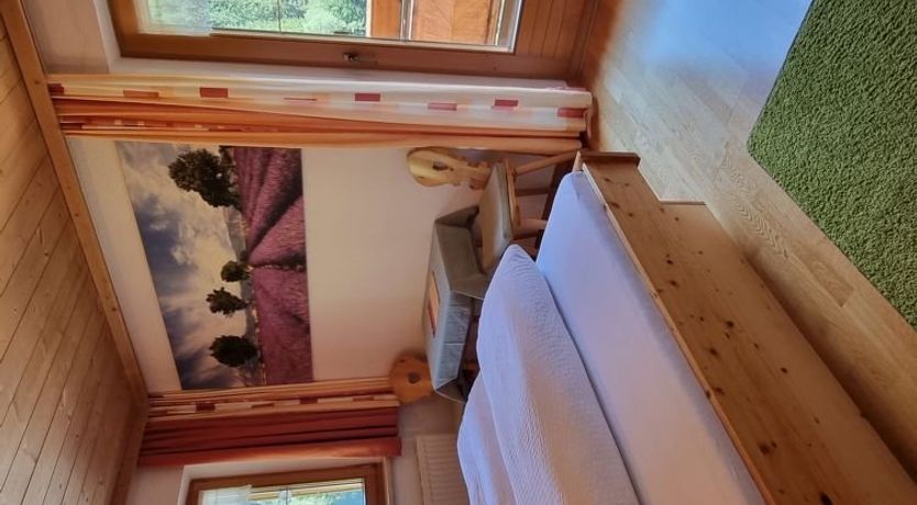 Photo of Apart Ladner