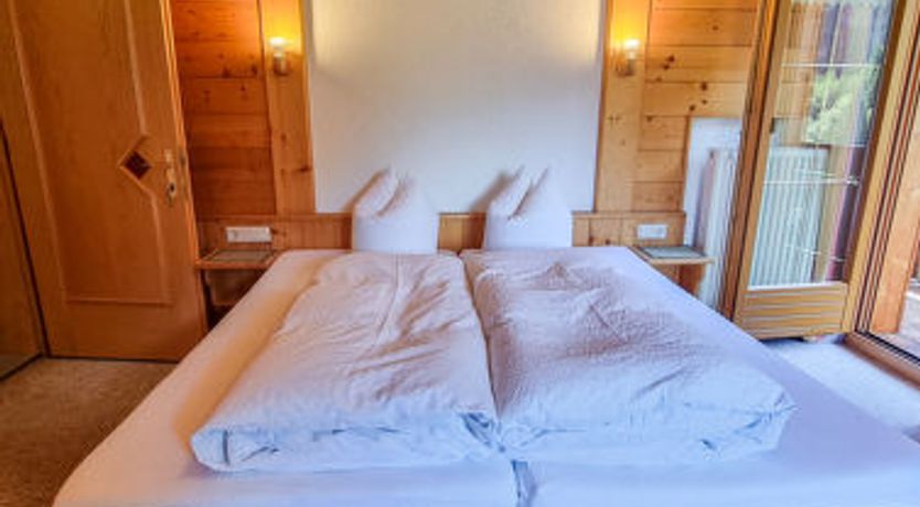 Photo of Apart Ladner