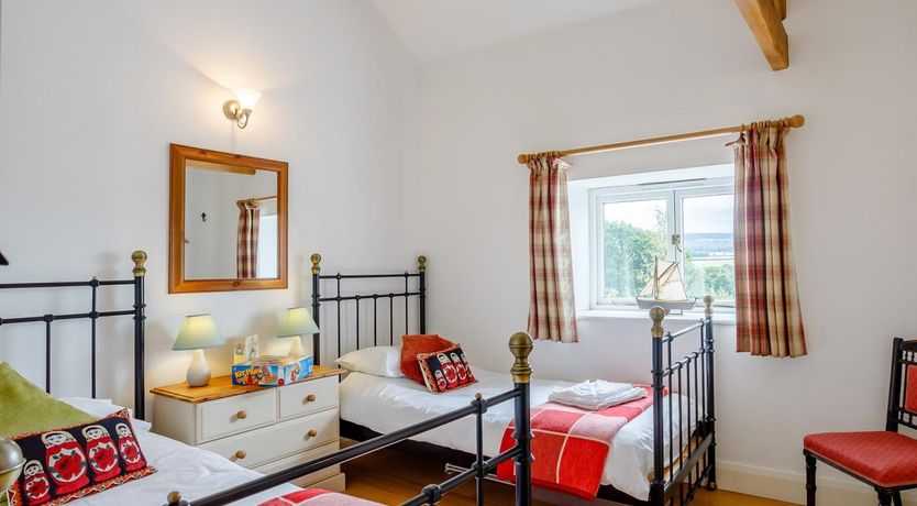Photo of 3 Bed in Axminster