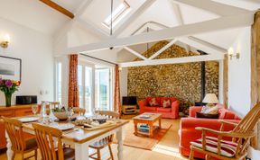 Photo of 3 Bed in Axminster