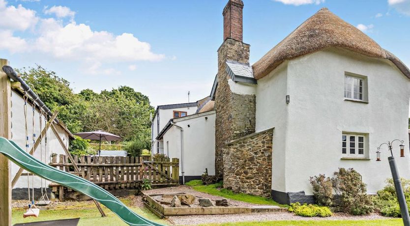 Photo of 6 Bed in Iddesleigh