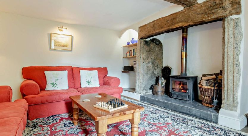 Photo of 6 Bed in Winkleigh