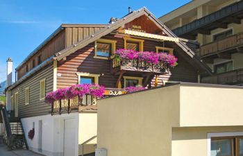 Elisabeth Holiday Home