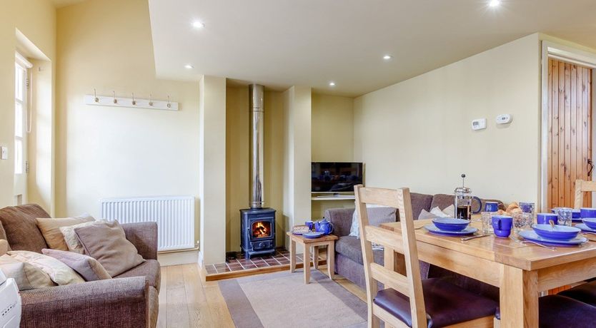 Photo of 2 Bed in Axminster