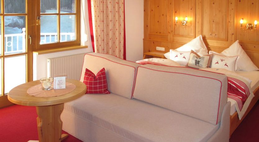 Photo of Apart Garni Royal Apartment 3