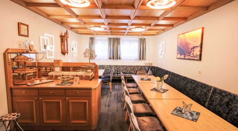 Photo of Apart Garni Royal Apartment 3