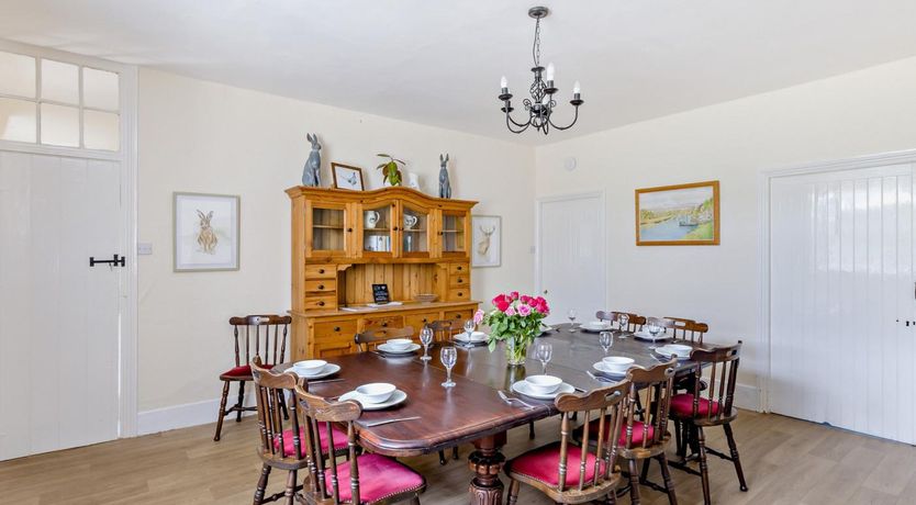 Photo of 6 Bed in Okehampton