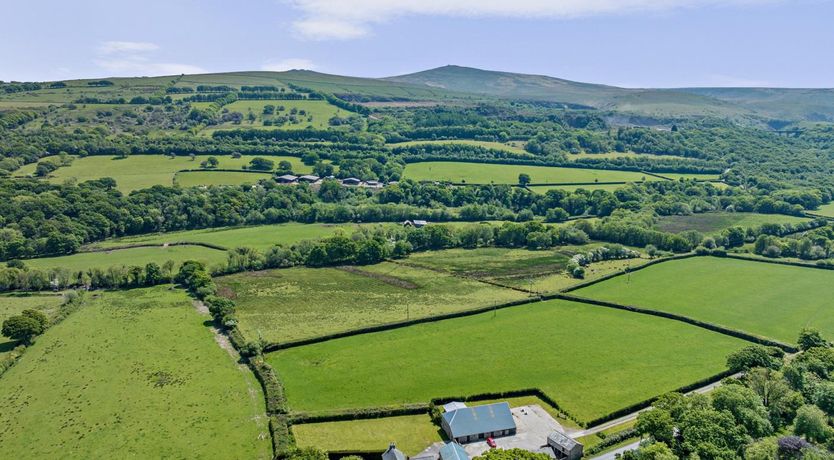 Photo of 6 Bed in Okehampton