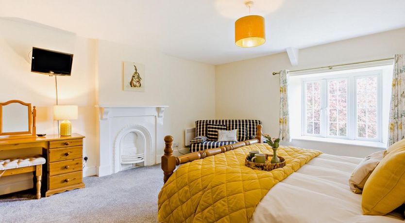 Photo of 6 Bed in Okehampton