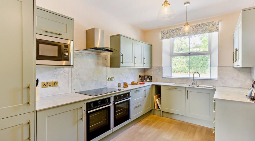 Photo of 6 Bed in Okehampton