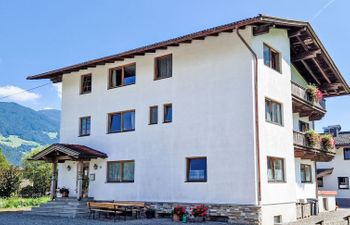 Kainer Holiday Home