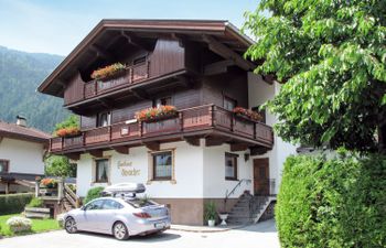 Landhaus Taxacher Holiday Home