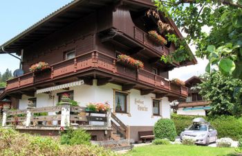 Taxacher (ZAZ765) Holiday Home