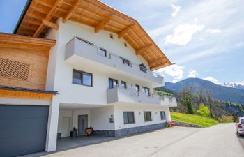 Anton Apartment 2 Holiday Home