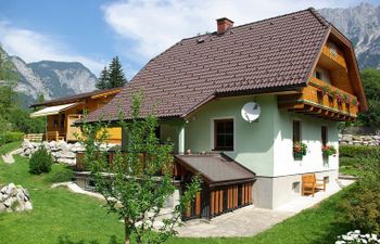 Reinbacher (GBM100) Holiday Home