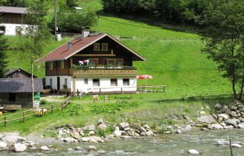 Farm Eben Holiday Home