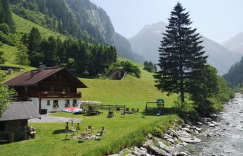 Farm Eben Holiday Home