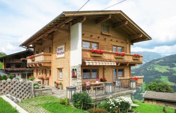 Innergruben (MHO749) Holiday Home