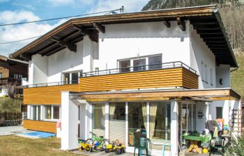Aktiv Apartment 2 Holiday Home