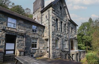 Bryn Cemlyn Holiday Cottage