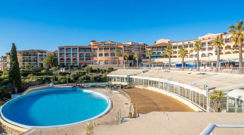 Photo of Les Bastides (I4143)