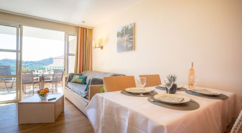 Photo of L'Esquinade (P6 323)- place des pêcheurs Apartment 24