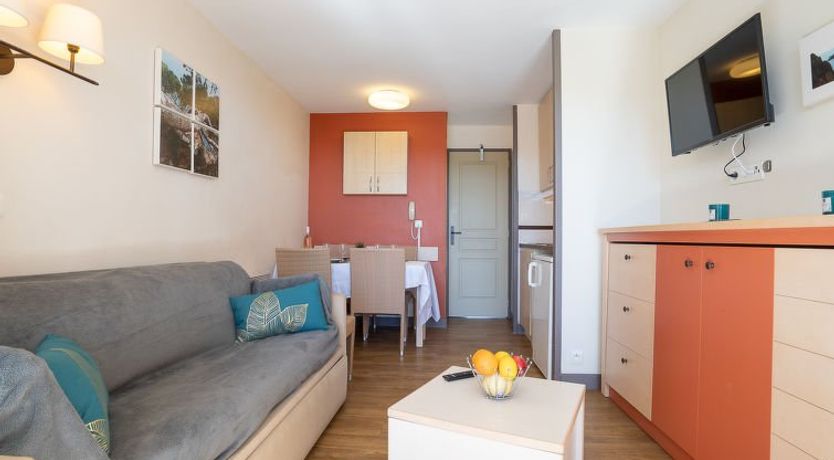 Photo of L'Esquinade (P6 323)- place des pêcheurs Apartment 24