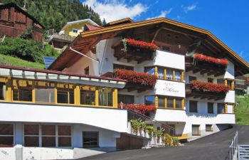 Silvia Apartment 2 Holiday Home