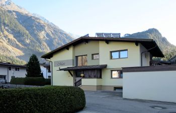 Max Holiday Home