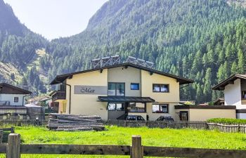 Max Holiday Home