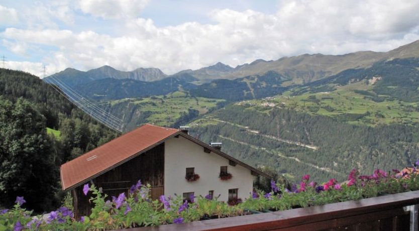 Photo of Alpenherz Apartment 2