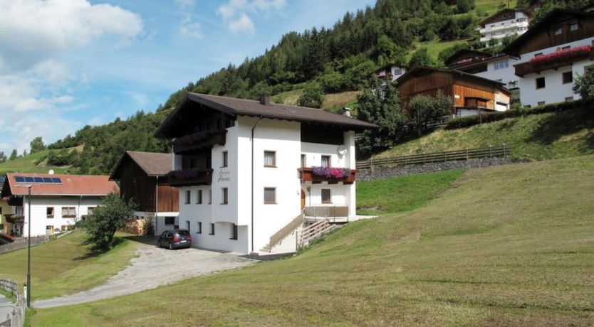 Photo of Alpenherz Apartment 2