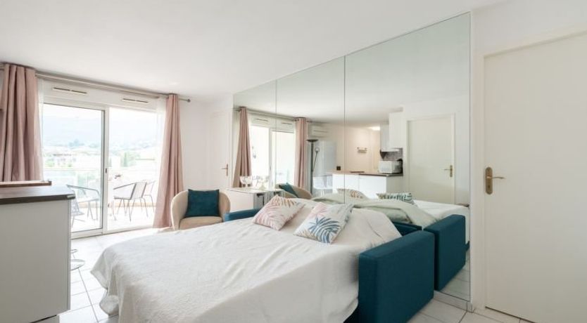 Photo of Turquoise Apartment 10