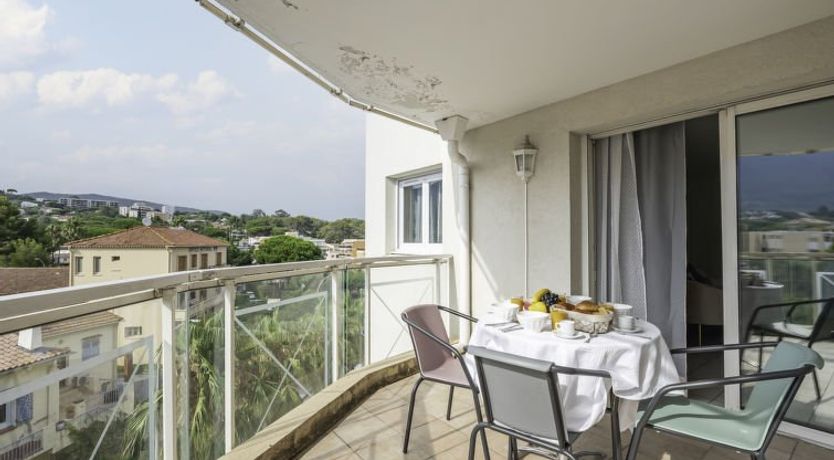 Photo of Turquoise Apartment 10