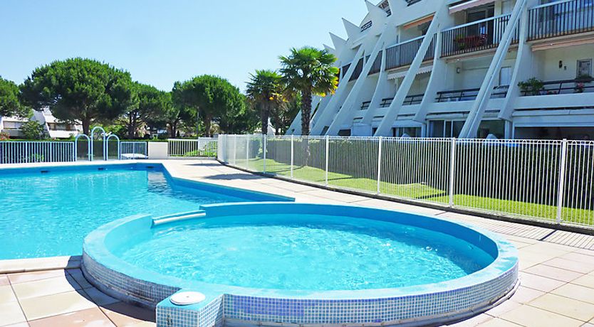 Photo of Les Flamants Roses