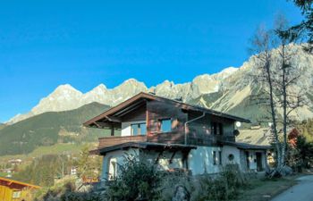 Berghaus Weitblick Holiday Home