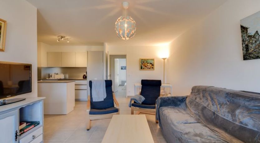 Photo of 79 Bay Apartment 2