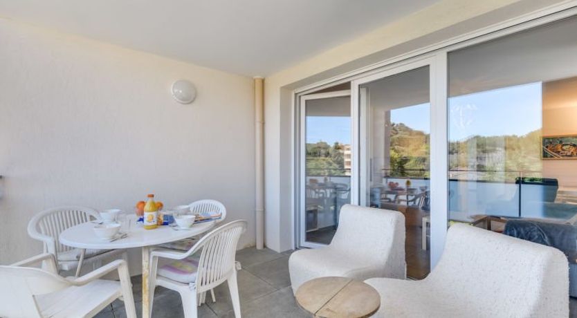 Photo of 79 Bay Apartment 2