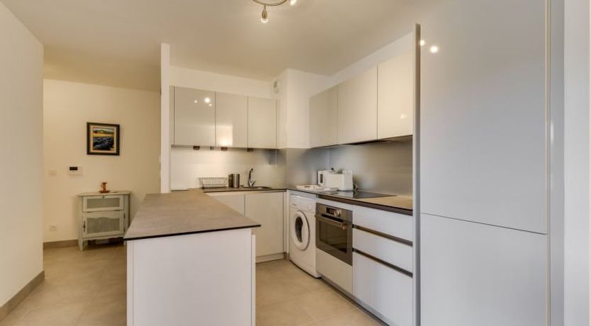 Photo of 79 Bay Apartment 2