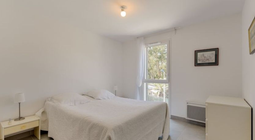 Photo of 79 Bay Apartment 2